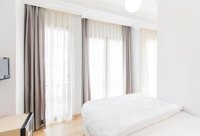 Ekonomik Oda, Bucoleon By Cheers