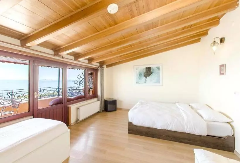 Suite with Hot Tub, Bucoleon By Cheers