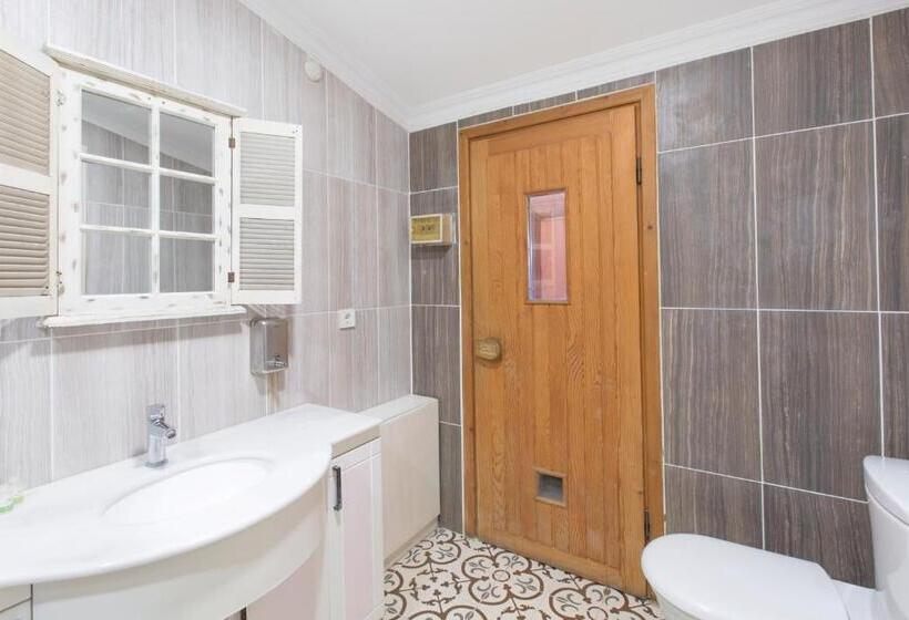 Jakuzili Süit, Bucoleon By Cheers