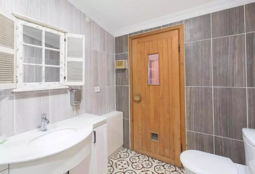 Suite with Hot Tub, Bucoleon By Cheers