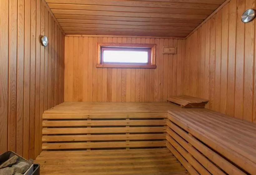 Suite with Hot Tub, Bucoleon By Cheers