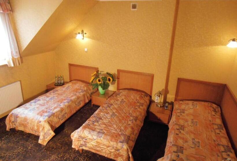 חדר סטנדרט לשלושה, Calisia