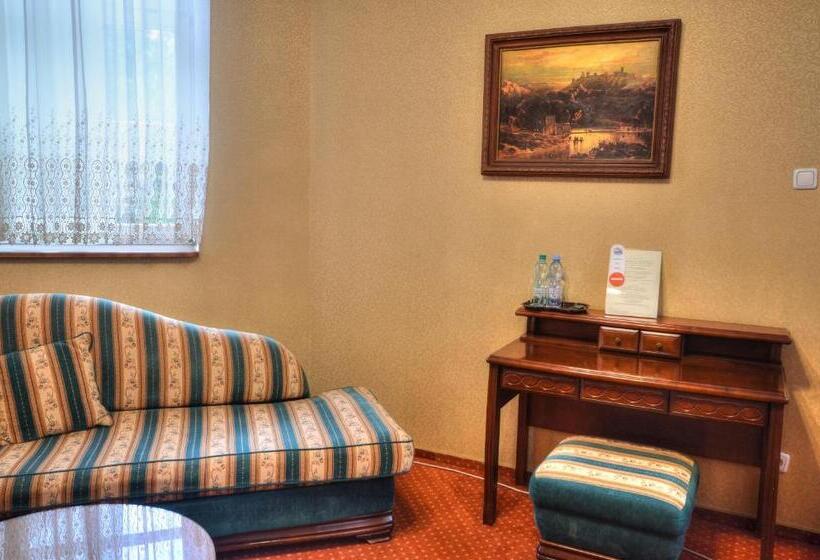 מיטת קינג בסוויטה, Calisia