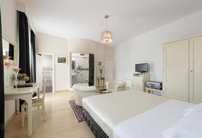 جناح جونيور, Corsignano