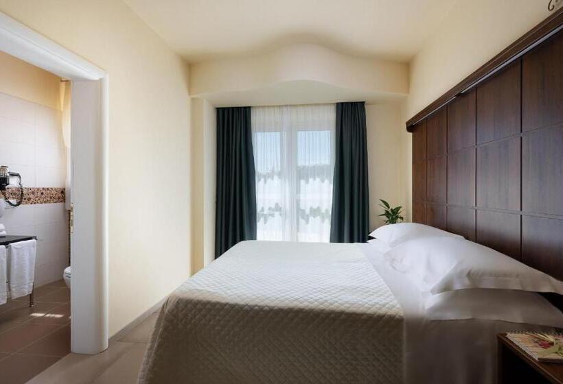 غرفة سوبيريور, Corsignano