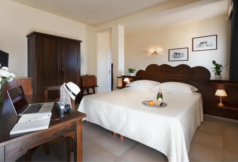 غرفة سوبيريور, Corsignano