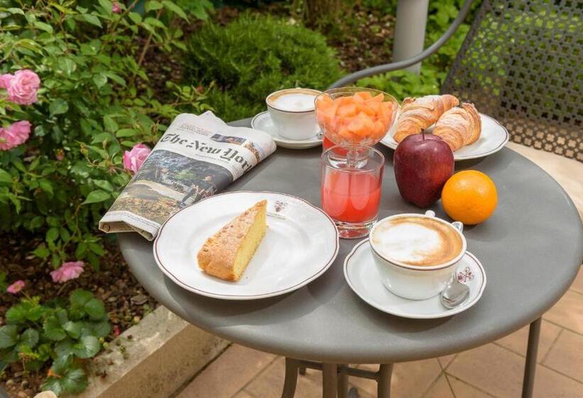 غرفة قياسية ثلاثية, Corsignano