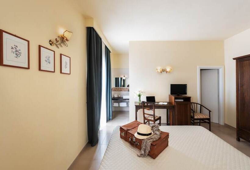 غرفة سوبيريور, Corsignano