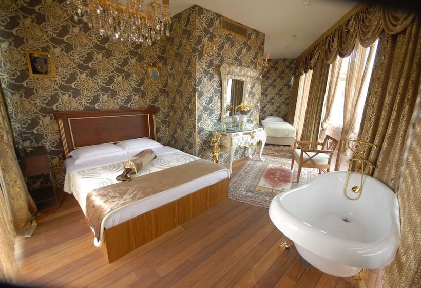 キングサイズベッドのスタンダードルーム, Galata Palace