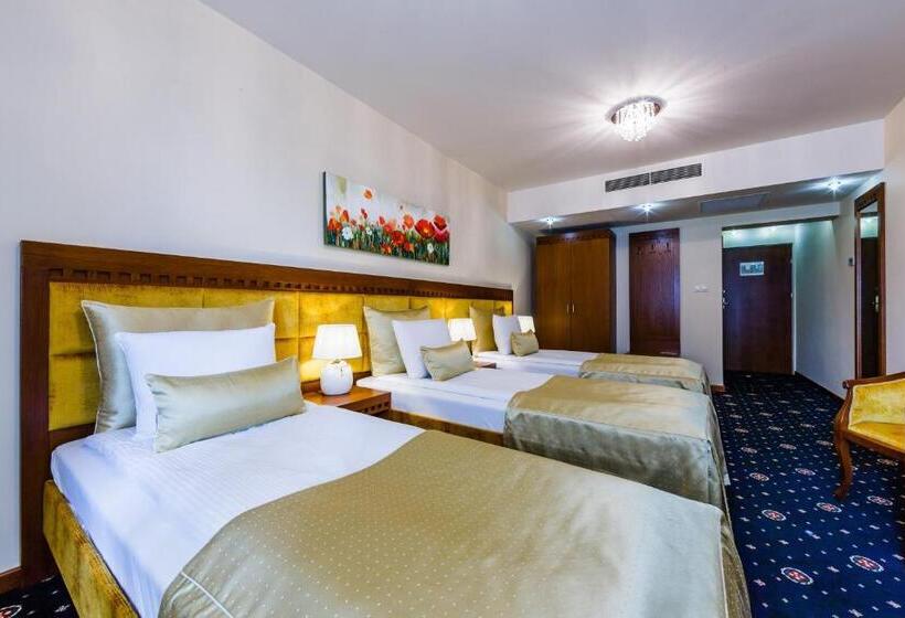 חדר סטנדרט לשלושה, Grein