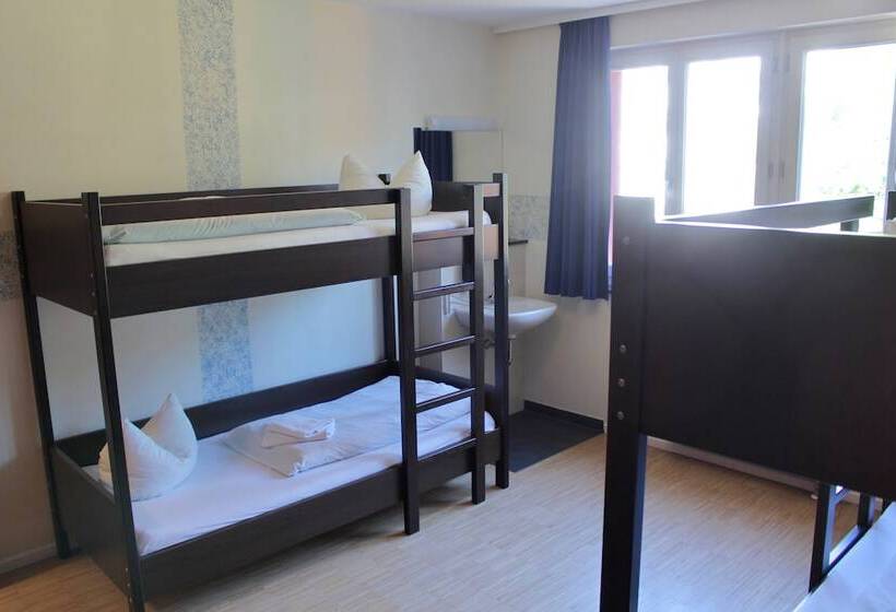 اتاق استاندارد چهارنفره با سرویس بهداشتی مشترک, Holi City Apart Hotel Berlin