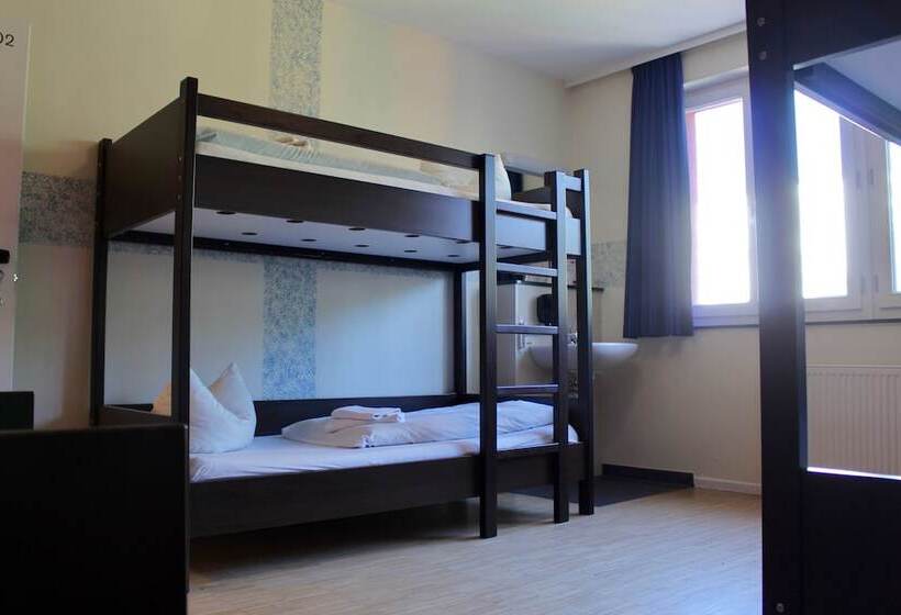 اتاق استاندارد چهارنفره با سرویس بهداشتی مشترک, Holi City Apart Hotel Berlin