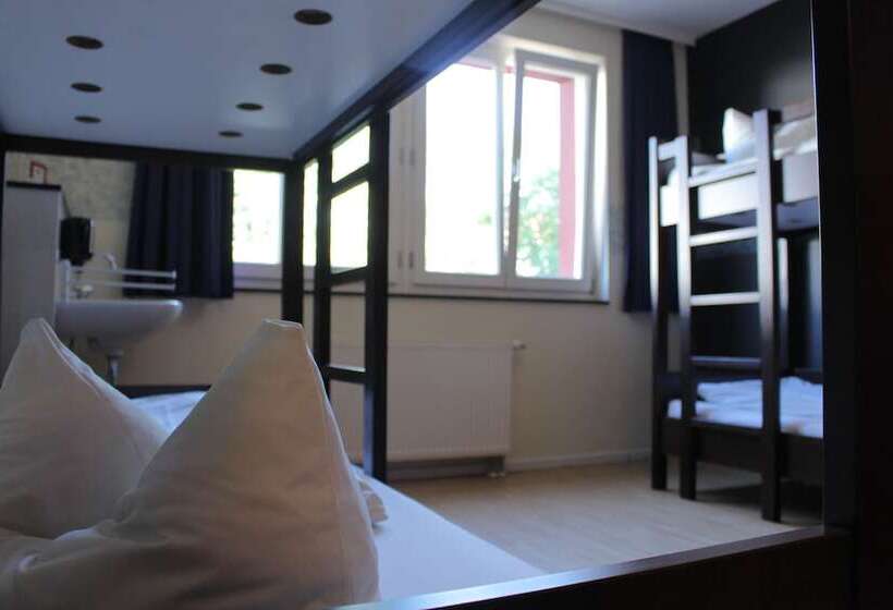 اتاق استاندارد چهارنفره با سرویس بهداشتی مشترک, Holi City Apart Hotel Berlin