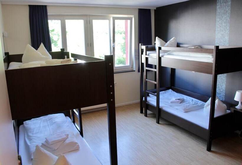 اتاق استاندارد چهارنفره با سرویس بهداشتی مشترک, Holi City Apart Hotel Berlin