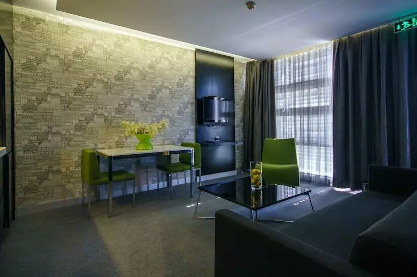 سوییت جونیور, Vernazza Suites