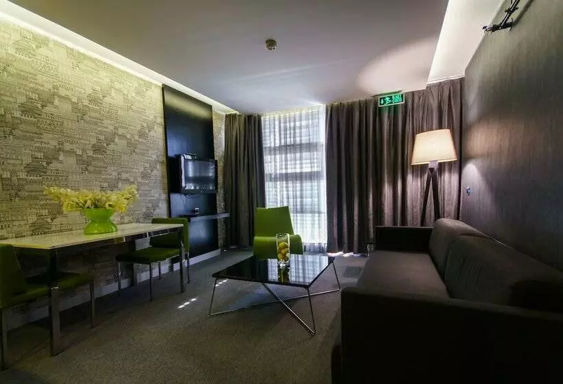 سوییت جونیور, Vernazza Suites