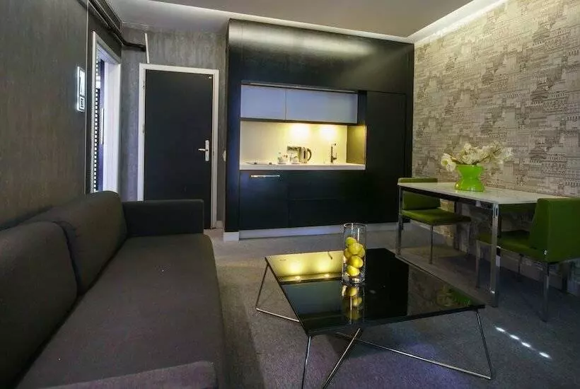 سوییت جونیور, Vernazza Suites