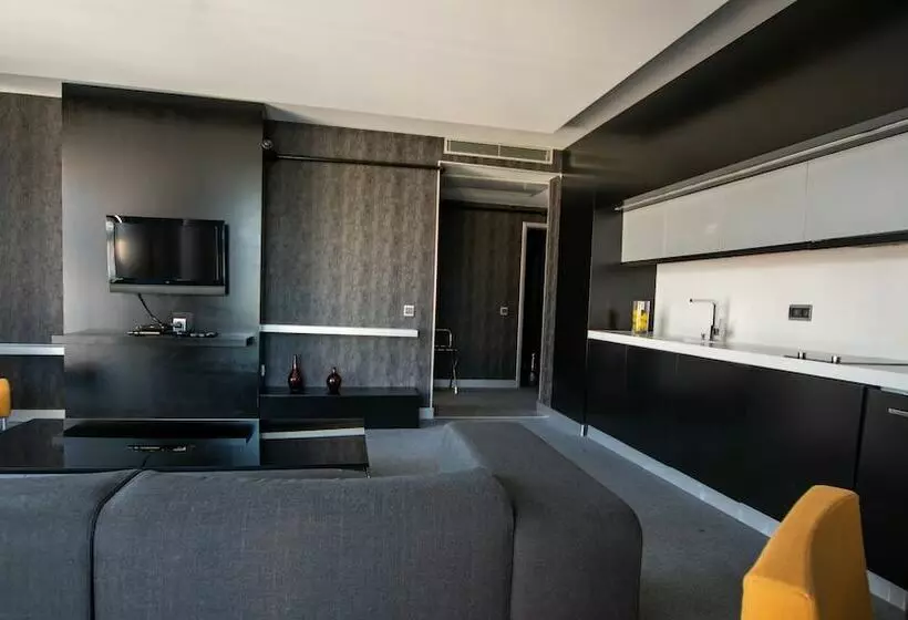 سوییت اجرایی, Vernazza Suites