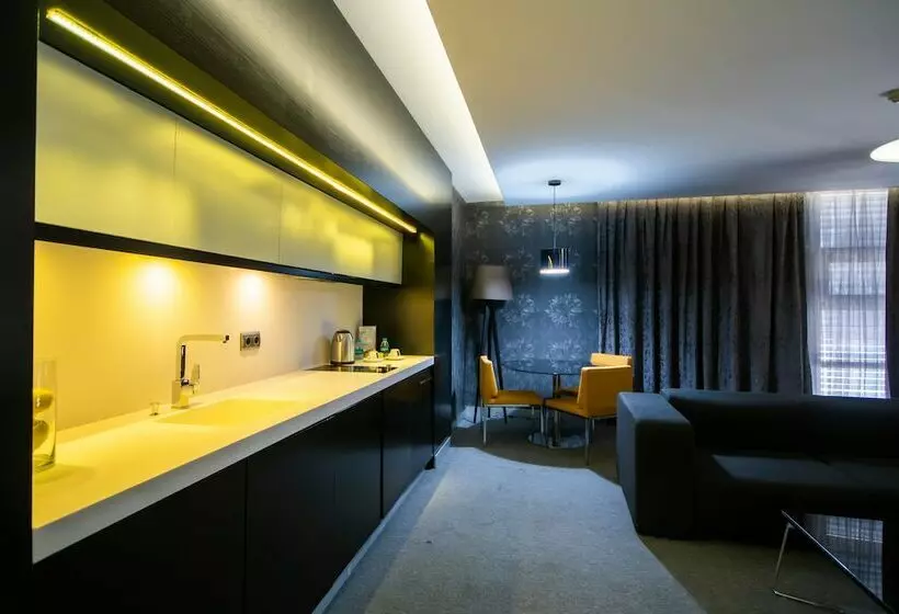 سوییت اجرایی, Vernazza Suites
