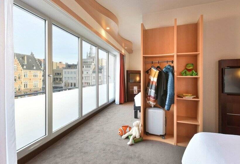 Семейный Номер, Ibis Kortrijk Centrum