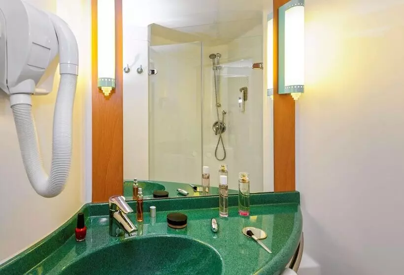ダブルベッドスタンダードルーム, Ibis Longwy Mexy
