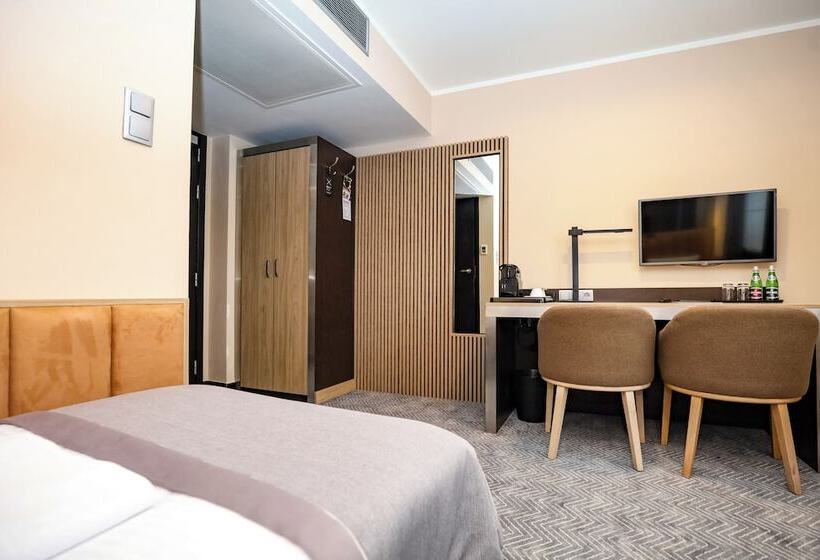 اتاق کلاسیک, Ilonn