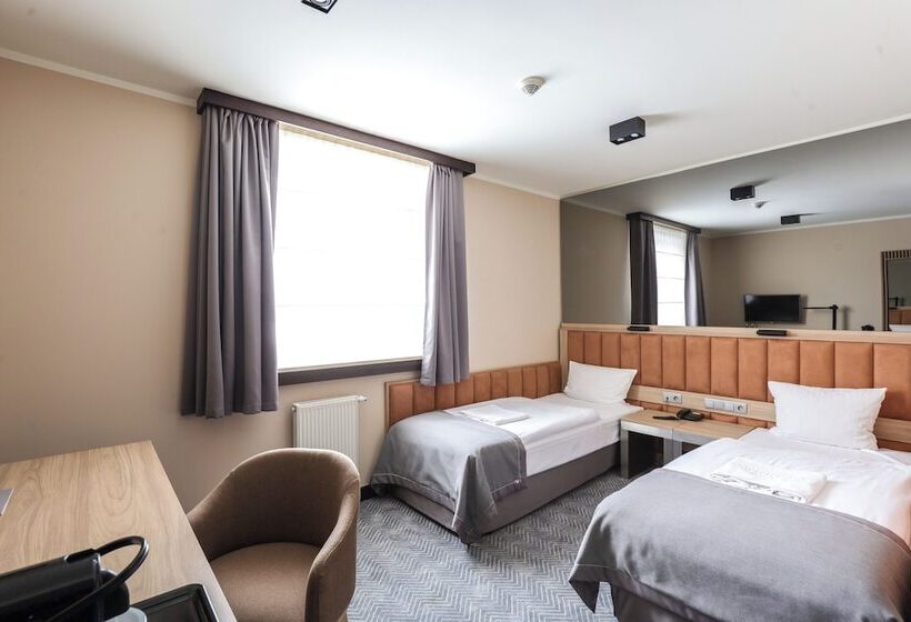 اتاق کلاسیک, Ilonn