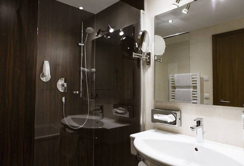 标准间, Kapeller Innsbruck