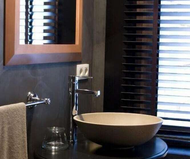 غرفة إدارية مطلة على الحديقة, Le Tissu Résidence