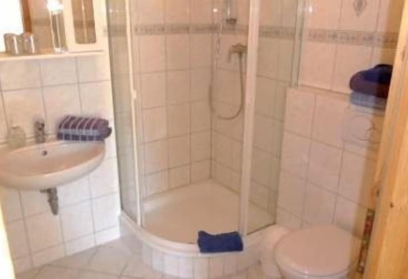 غرفة عائلية, Linde