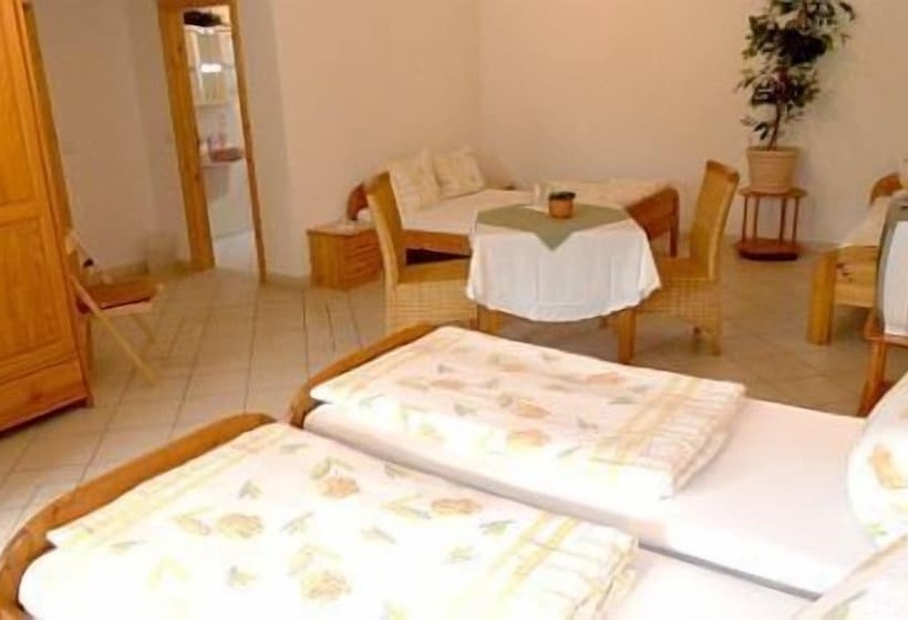 غرفة عائلية, Linde