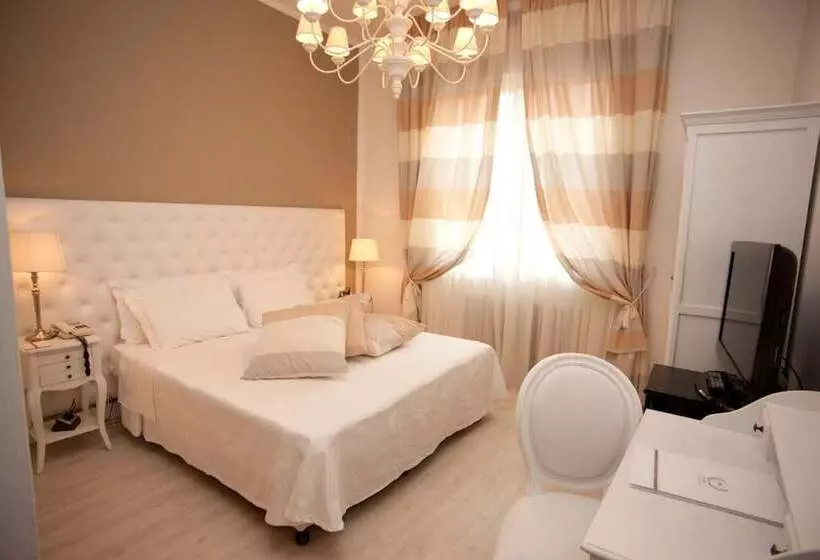 ジュニアスイート, Mini Palace  Country House
