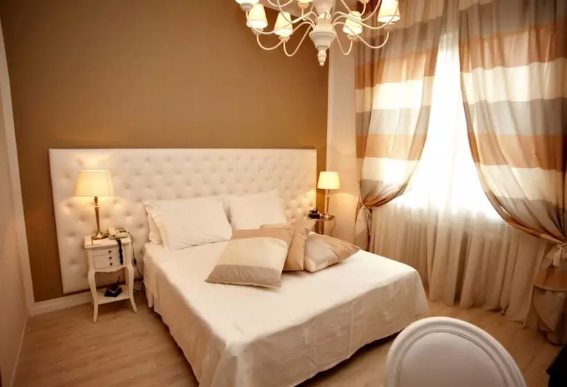 ジュニアスイート, Mini Palace  Country House