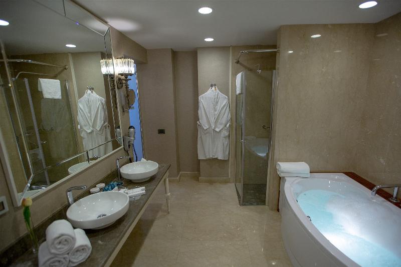 سوئیت با تخت بزرگ, Ramada Plaza By Wyndham Mardin