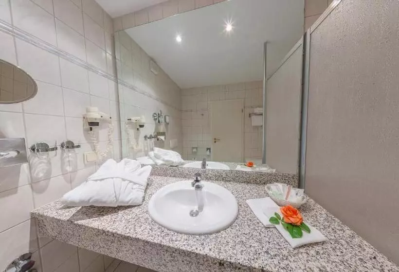 スタンダードトリプルルーム, Romantik Hotel Schwanefeld & Spa