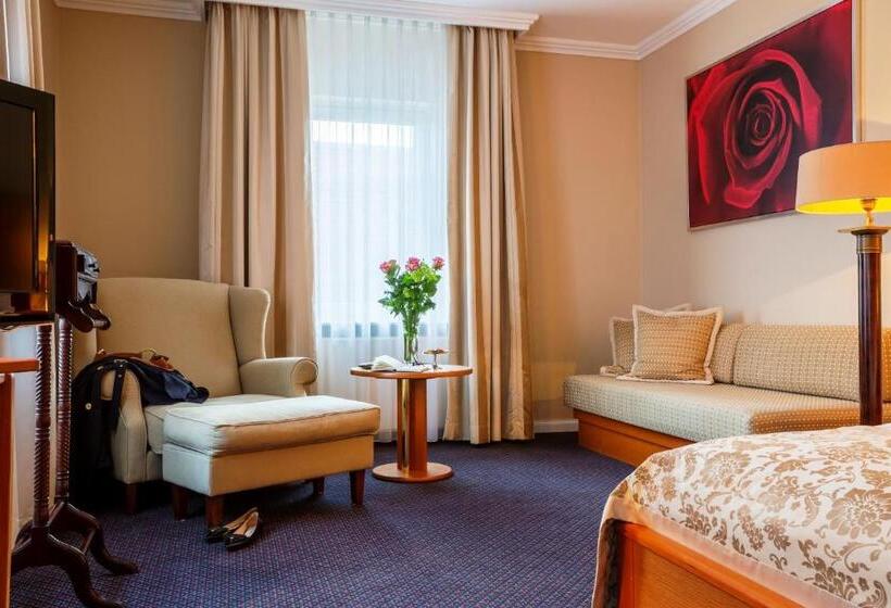 Номер Стандарт Трехместный, Romantik Hotel Schwanefeld & Spa