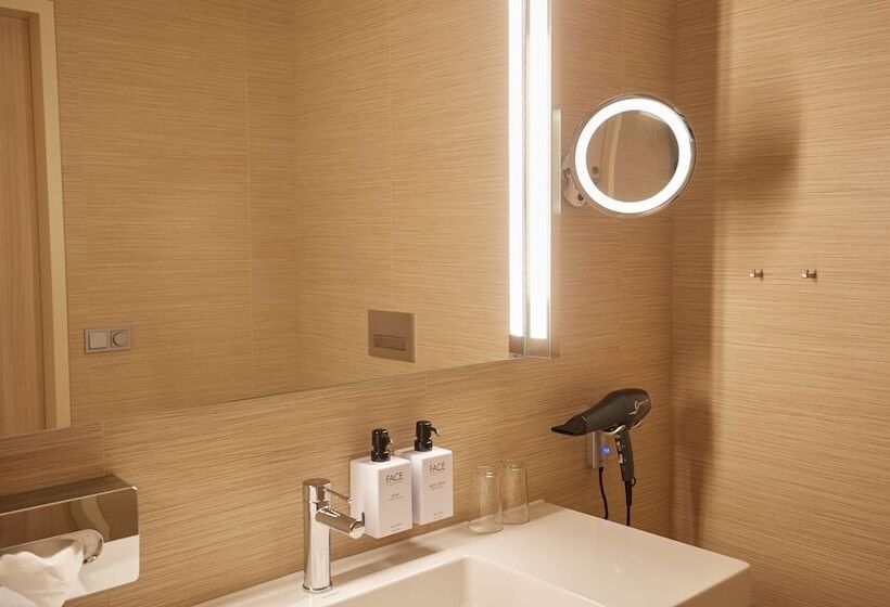 高级家庭房间, Scandic Hamburg Emporio