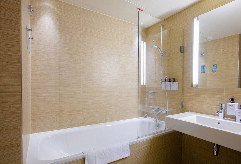 高级家庭房间, Scandic Hamburg Emporio