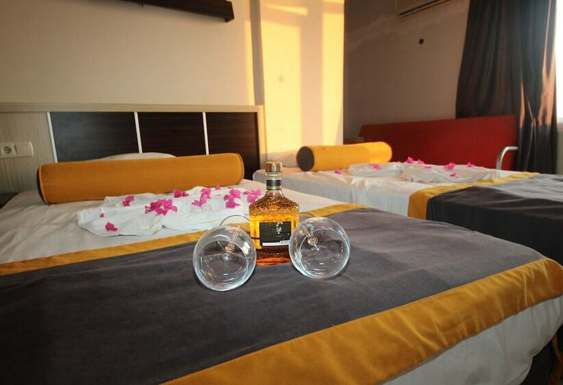 Номер Стандарт, Semt Luna Beach