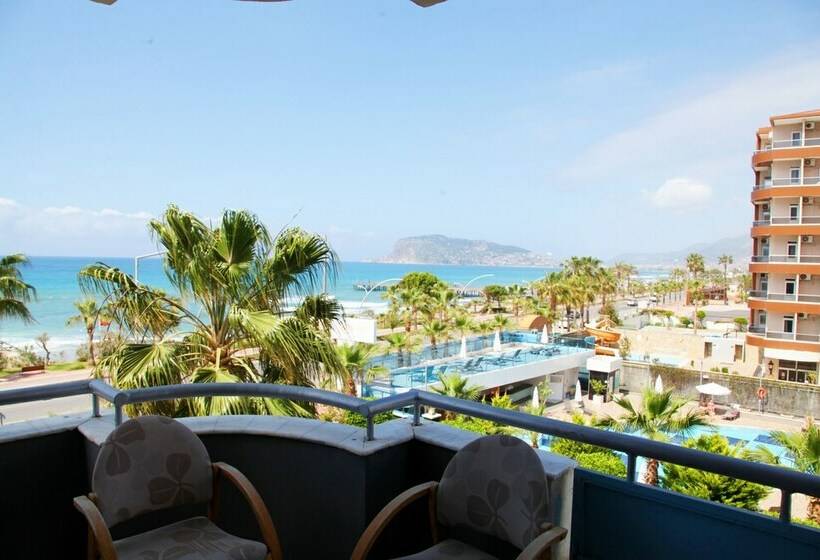 Номер Стандарт, Semt Luna Beach