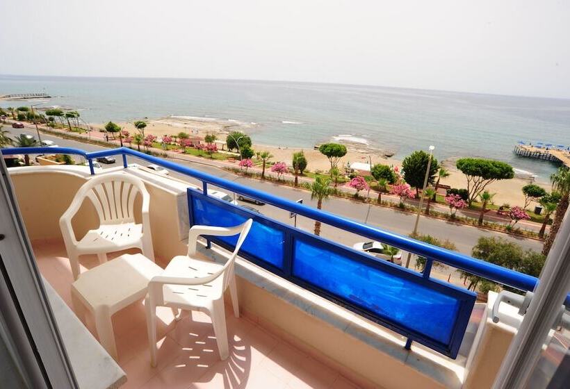 Номер Стандарт, Semt Luna Beach