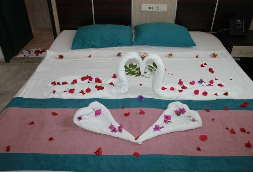 Номер Стандарт, Semt Luna Beach