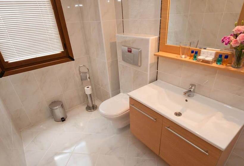 Standard Single Room, Sultans Royal