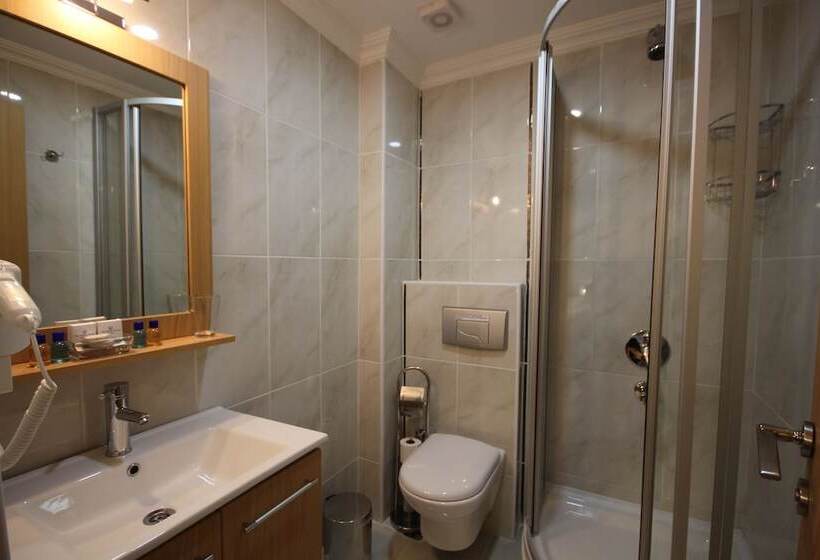 Family Room, Sultans Royal