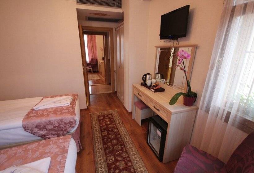 Family Room, Sultans Royal