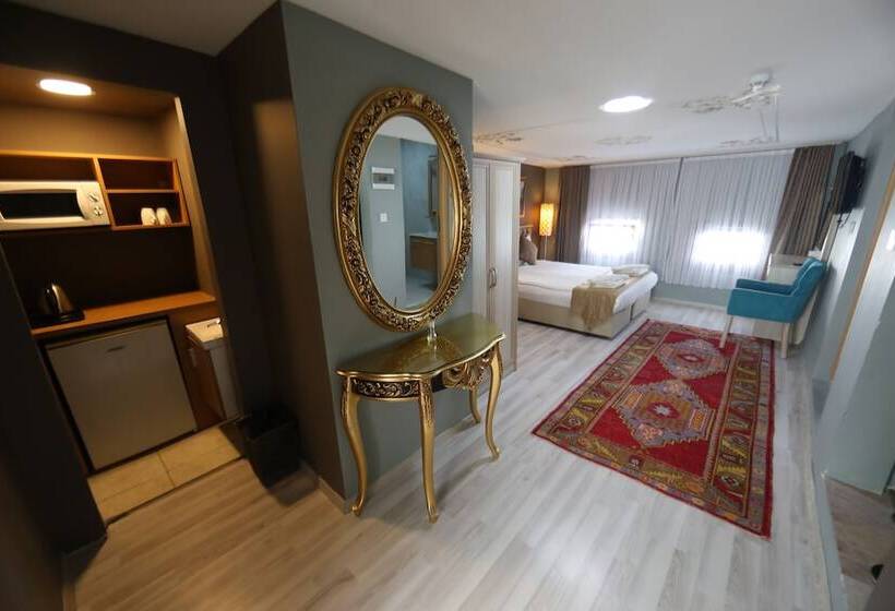 Family Room, Sultans Royal