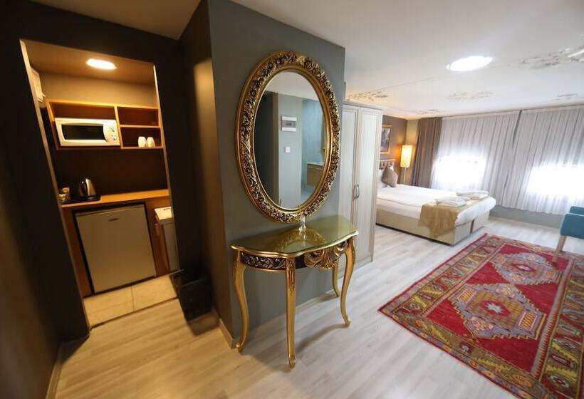 Family Room, Sultans Royal