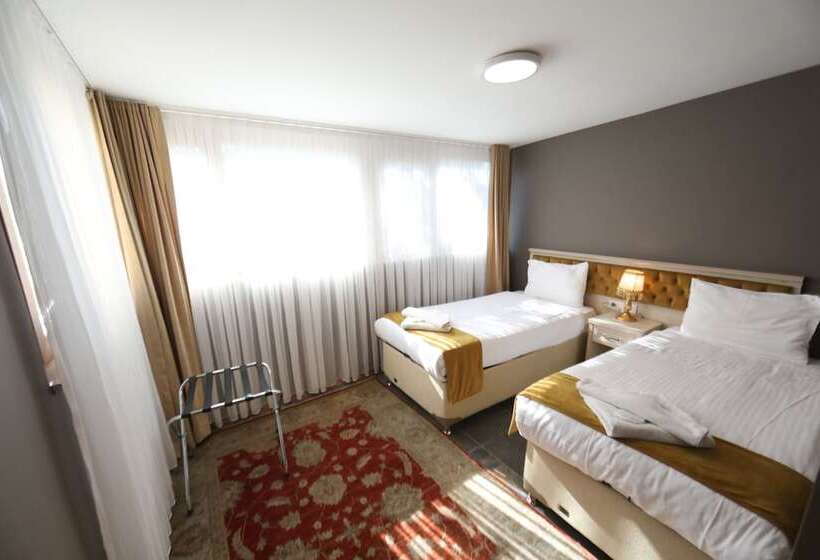 Family Room, Sultans Royal