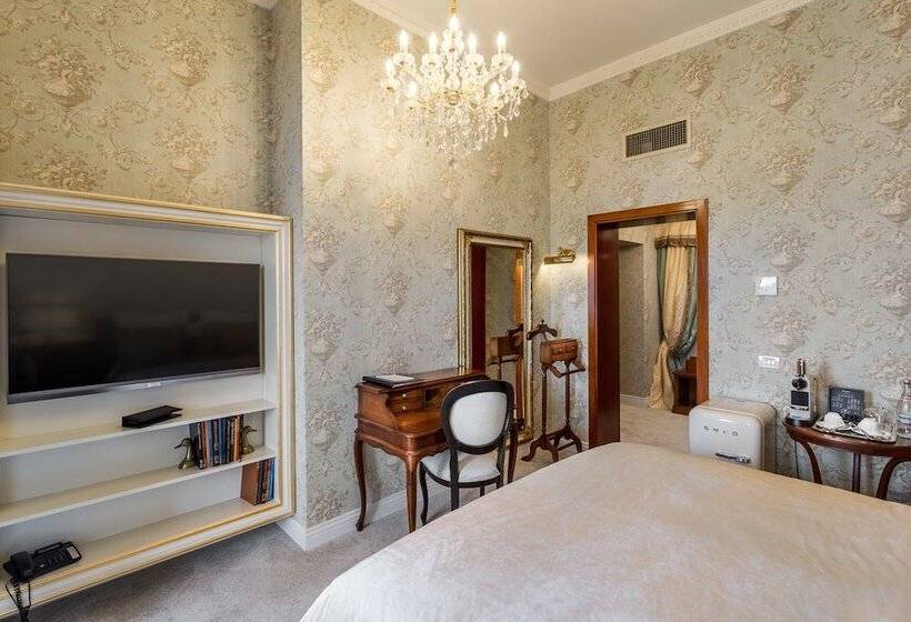 اتاق لوکس با چشم‌انداز, Suter Palace Heritage Boutique