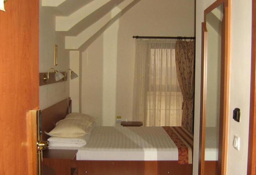 חדר סטנדרט יחיד, Transit